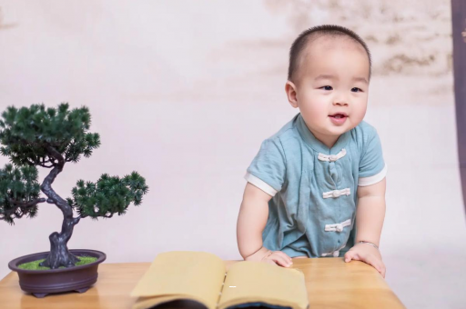 泸州宝宝脸上小白点